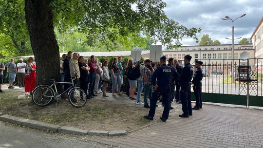 Opozycja witała i żegnała prezesa PiS