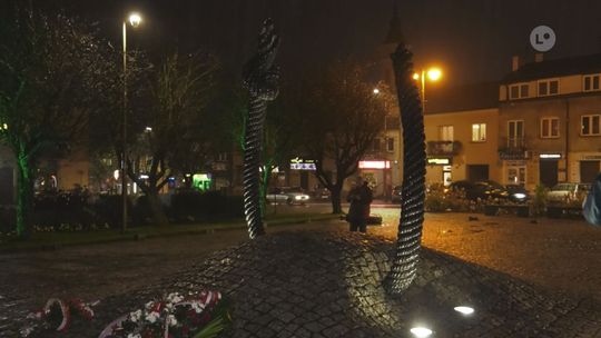 Ostrowczanie upamiętnili zamordowanych na Rynku w 1942 roku 