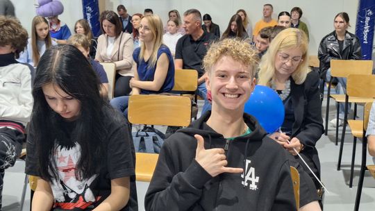 OSTROWIEC | Językowa rywalizacja. Mieszkańcy sprawdzili się w dyktandzie