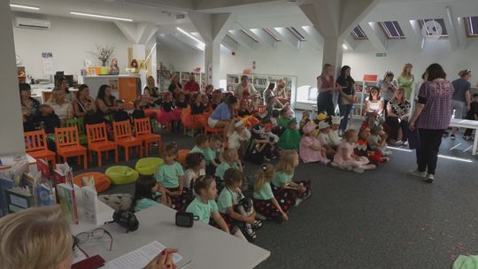 OSTROWIEC | Maluchy na scenie. Emocji nie brakowało