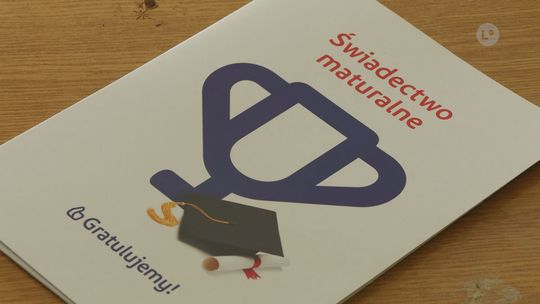 OSTROWIEC | Maturzyści znają wyniki. Blisko 50 uczniów z poprawką