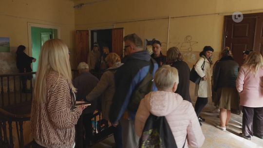 OSTROWIEC | Miasto widziane oczami osób w kryzysie bezdomności. Niecodzienna wystawa w Częstocicach
