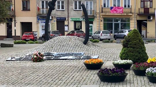 OSTROWIEC | Mieszkańcy uczczą ofiary zbrodni z 1942 roku. 30 września kolejna rocznica