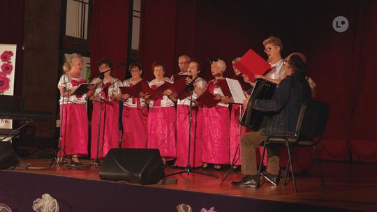 OSTROWIEC | Muzyczny bukiet dla mamy