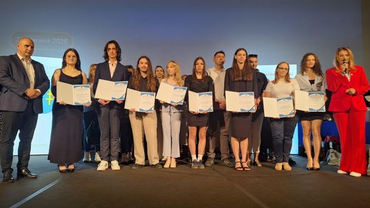 OSTROWIEC | Nagrody dla wyjątkowych. Stypendia i wyróżnienia przyznane