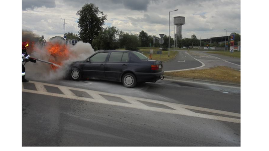 Ostrowiec: Płonący samochód na ul. Żabiej 