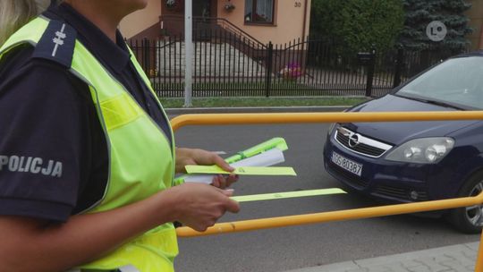 OSTROWIEC |  Policja edukuje dzieci o zasadach ruchu drogowego i apeluje do rodziców o odpowiedzialność