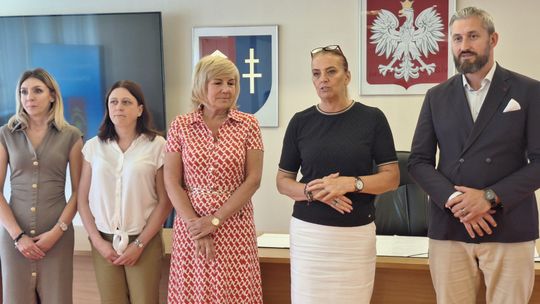 OSTROWIEC  | Powiat wspiera organizacje pozarządowe