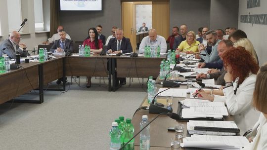 OSTROWIEC | Prezydent z absolutorium i wotum zaufania