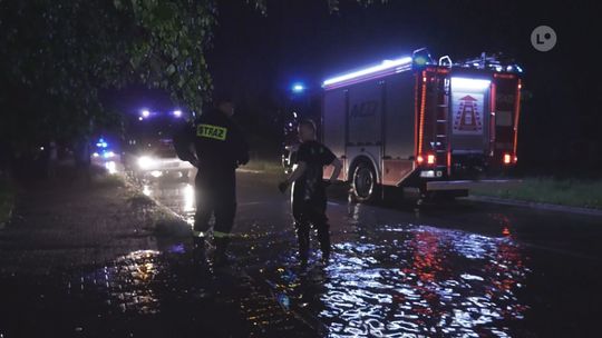 OSTROWIEC: Strażacy interweniowali ponad 40 razy. Ulewa wyrządziła szkody 