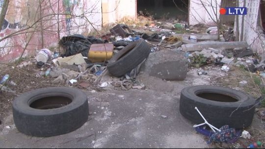 Ostrowiec tonie w śmieciach