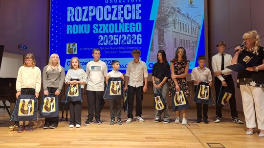 OSTROWIEC |  Uczniowie PSM I stopnia rozpoczęli rok szkolny