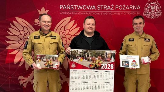 Ostrowieccy strażacy wspierają 34. Finał WOŚP: kalendarz, voucher i pokazy sprzętu