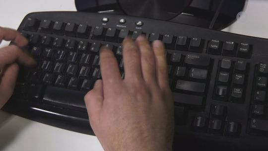 Oszuści próbują wyłudzać pieniądze od seniorów 