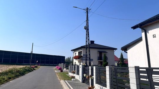 OŻARÓW | Oświetlenie drogowe i linie elektroenergetyczne. Nowe inwestycje dla mieszkańców