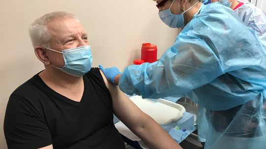 Pierwsze szczepienia na COVID-19 w powiecie ostrowieckim