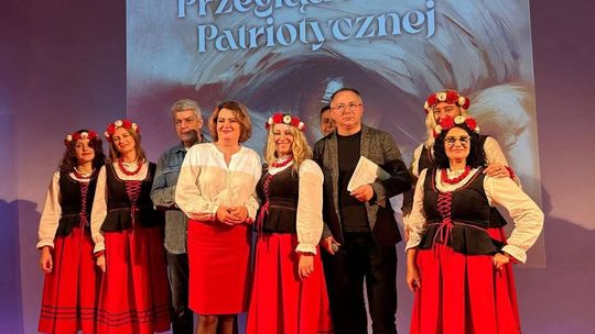 Pieśni rozgrzały serca w Ostrowieckim Browarze Kultury — eliminacje V Przeglądu