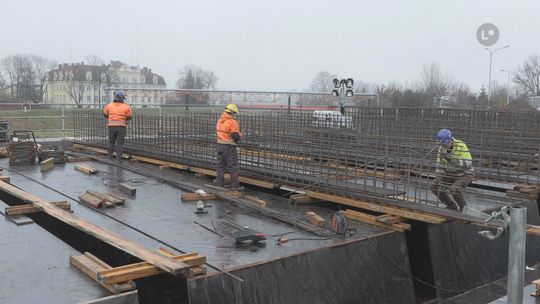 Pół tysiąca ton stali nad rzeką Kamienną