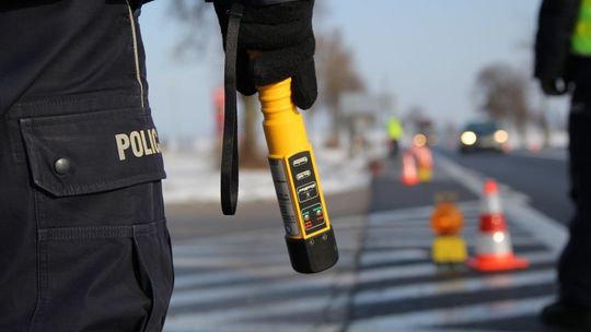 Policyjna akcja o świcie. Policja sprawdzała trzeźwość kierowców Policyjna akcja o świcie. Policja sprawdzała trzeźwość kierowców