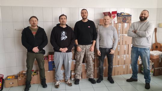 Ponad 30 paczek w Ostrowcu w ramach akcji Rodacy Bohaterom