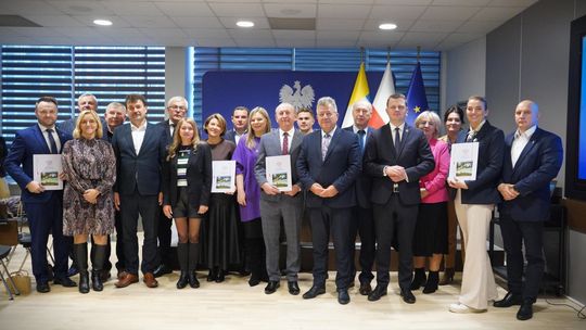 Ponad milion dla ośmiu samorządów