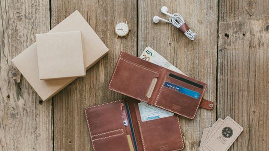 Portfel męski na karty — elegancja, minimalizm i funkcjonalność
