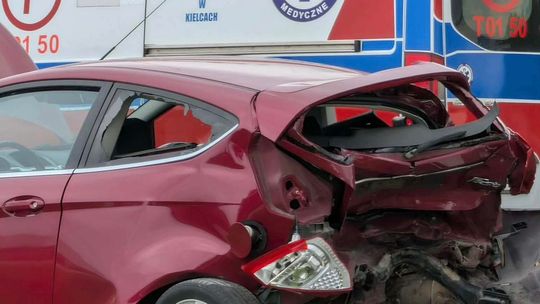 Poważny wypadek na krajowej „dziewiątce” w Sadowiu. Trzy osoby trafiły do szpitala