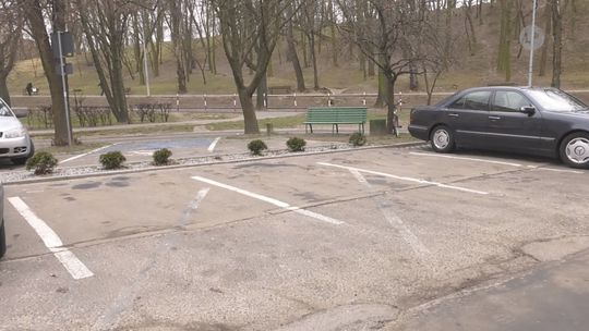 Powraca temat parkingu przy Mickiewicza