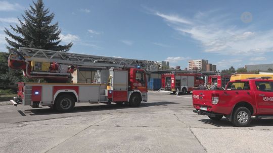 Pożar na terenie dawnej bazy MZK