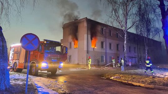 Pożar pustostanu przy Al. Solidarności