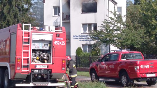Pożar w DPS-ie przy ulicy Grabowieckiej. Nie żyje jedna osoba.