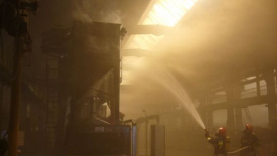 Pożar w zakładzie produkcyjnym Agroplastmed w Kunowie