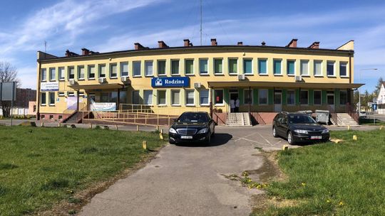 Pracownicy "Rodziny" czekają na wynik. Noc spędzili w przychodni