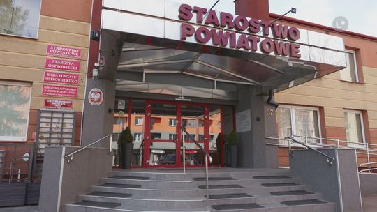 Pracownicy starostwa zachęcają do wypełnienia ankiety