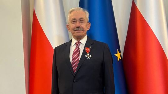 Profesor Góźdź odznaczony Krzyżem Oficerskim Orderu Odrodzenia Polski