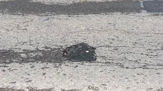 REGION | Rządowe pieniądze na naprawę dróg. Wsparcie trafi do 7 gmin