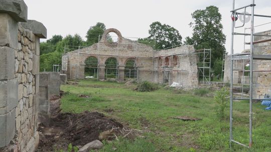 Ruiny walcowni w Nietulisku Dużym przechodzą modernizację