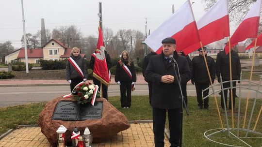 Modlitwa i wspólne śpiewanie pieśni patriotycznych