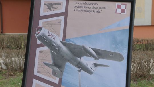 Samolot z Pułanek powróci w formie muralu przy bloku nr 2