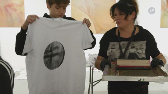 Sitodruk w praktyce: warsztaty w BWA Ostrowiec podczas 30-lecia