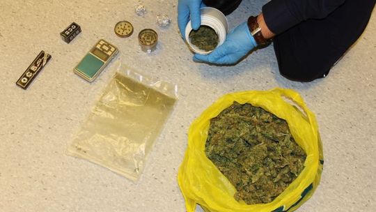 SKARŻYSKO - KAMIENNA: dwóch zatrzymanych i 400 gramów marihuany