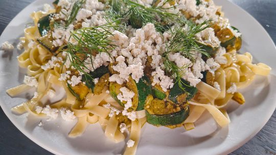 Smaki Basi - Makaron z cukinią i pesto bazyliowym