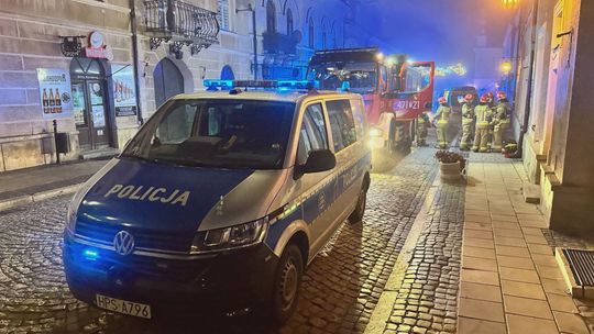 Spłonęła kamienica, zginęły dwie osoby Spłonęła kamienica, zginęły dwie osoby