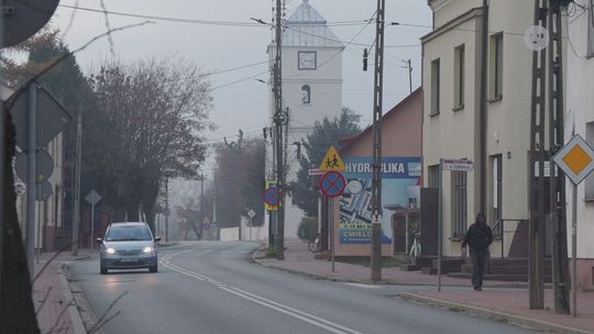 Spór o ulicę w Ćmielowie: burmistrz zapowiada kroki prawne po przeklasyfikowaniu