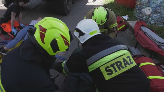 Strażacy gaszą pożary i ratują ludziom życie