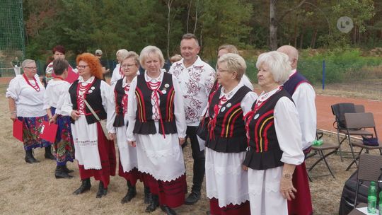 Strażniczki tradycji: rola kobiet wiejskich w życiu wsi