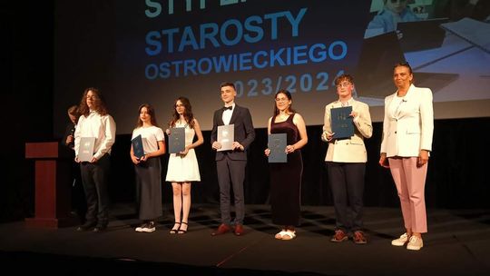 Stypendia starosty ostrowieckiego wręczone