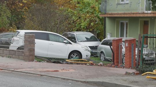 Suzuki dachowało na ulicy Traugutta w Ostrowcu Świętokrzyskim