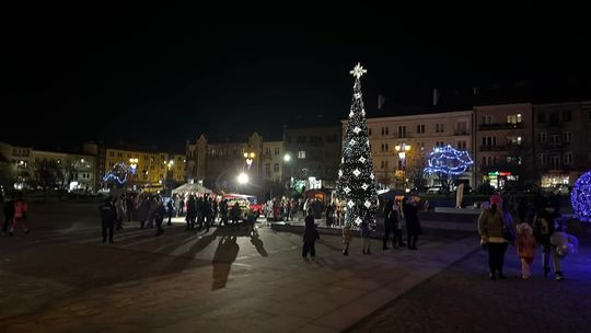 Blask świąt. Rozświetlenie choinki i wizyta Mikołaja