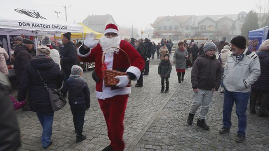 Świąteczne spotkanie na Porcelanowym Rynku w Ćmielowie